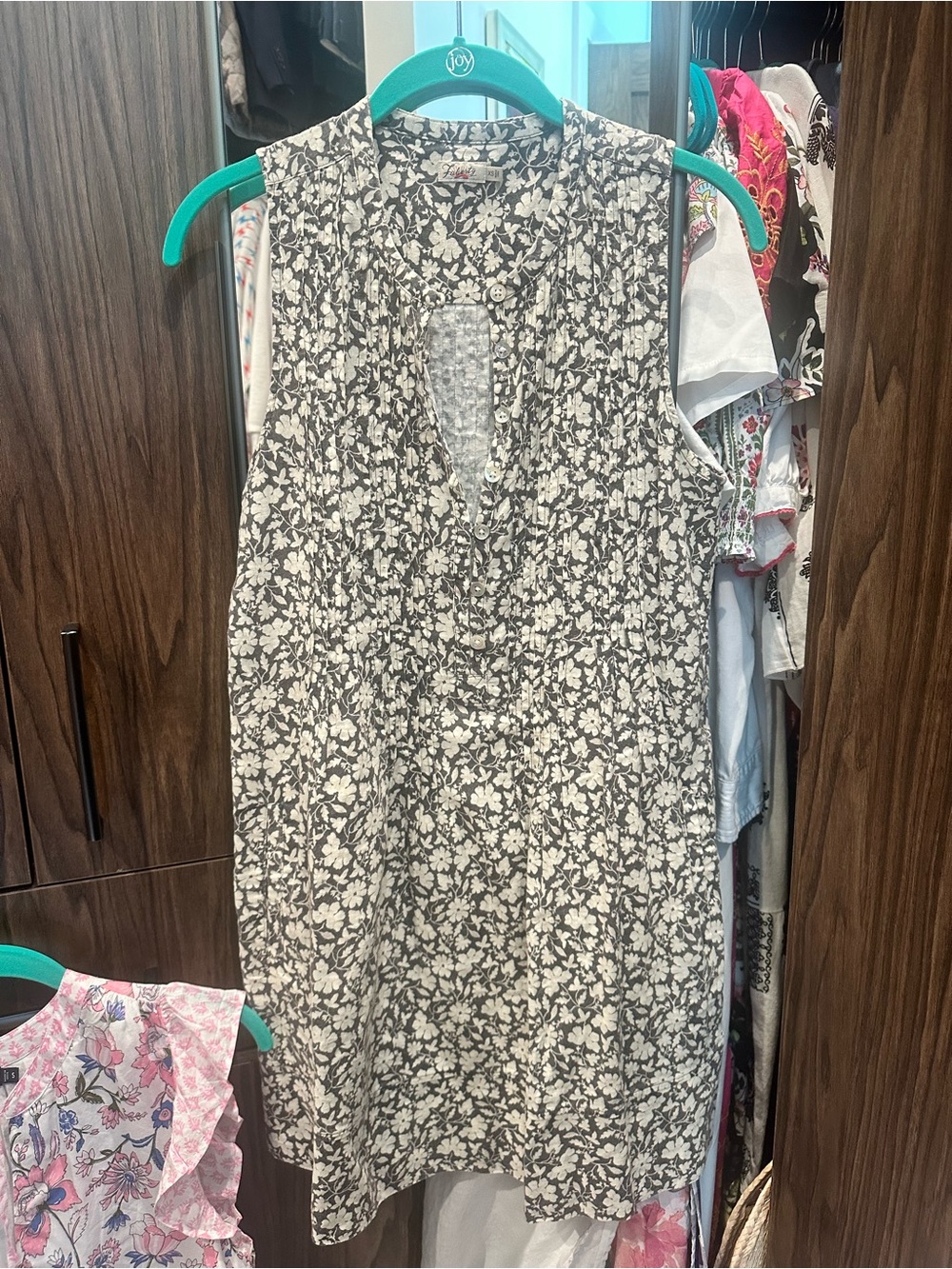 Faherty Green & White Floral Sleeveless Shift Dress